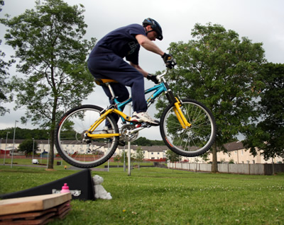 me_on_bike_june_09_400x318.jpg